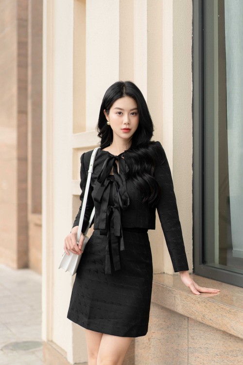Sixdo Black A-line Mini Woven Skirt